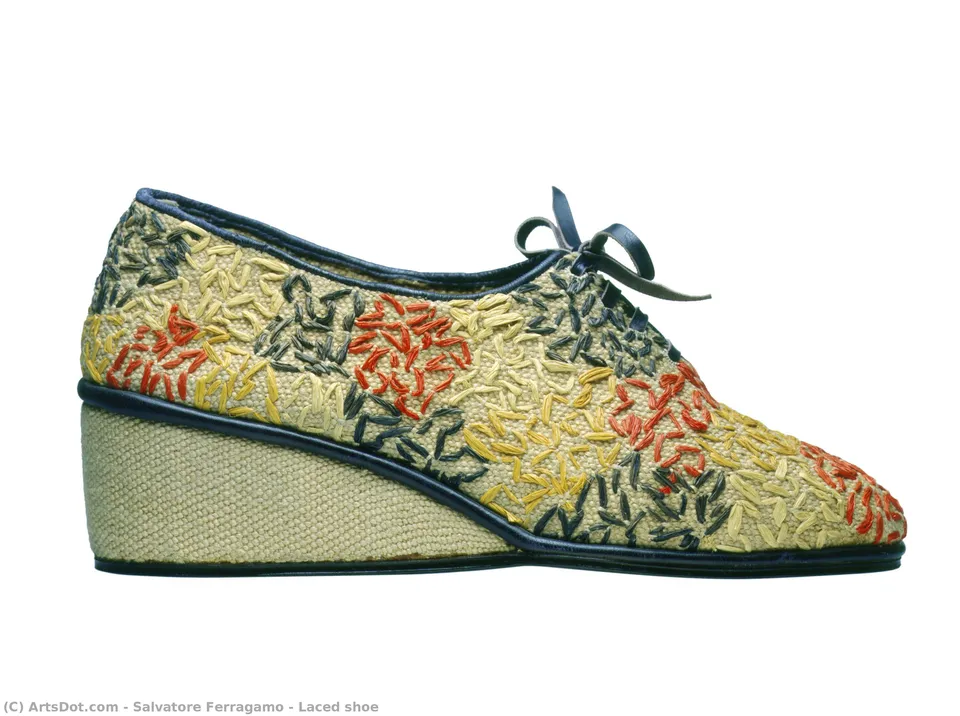 Laced Shoe — სალვატორე ფერაგამო