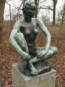 Grote zittende, (1929)