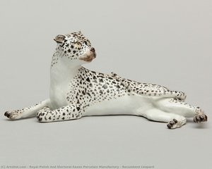 Recumbent Leopard — Porcelana Meissen