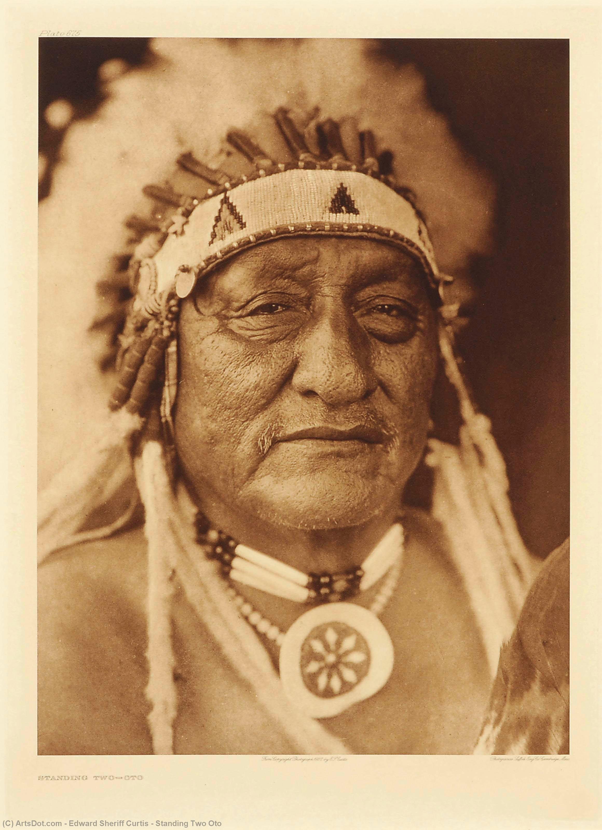 Edward Sheriff Curtis - Standing Two Oto