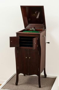 Victor-victrola — The Victor Talking Machine Company