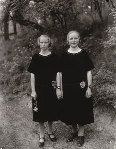 Schwestern — August Sander