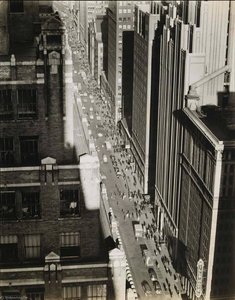 Seventh Avenue Looking North From 35th Street Manhattan — ბერენის აბოტი